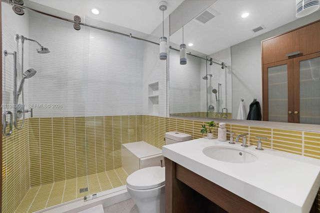 6840 Sunrise Pl, Coral Gables, FL 33133