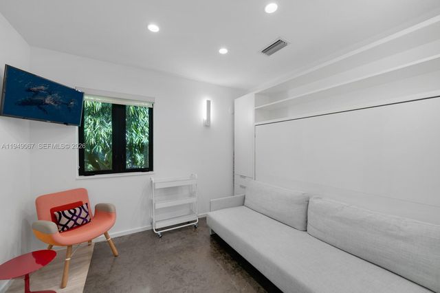 6840 Sunrise Pl, Coral Gables, FL 33133