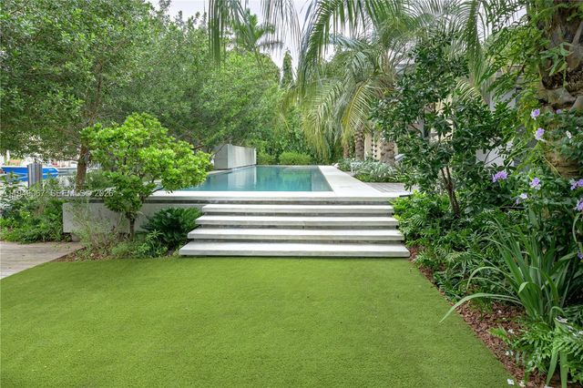 6840 Sunrise Pl, Coral Gables, FL 33133