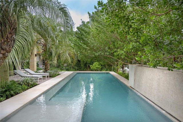 6840 Sunrise Pl, Coral Gables, FL 33133