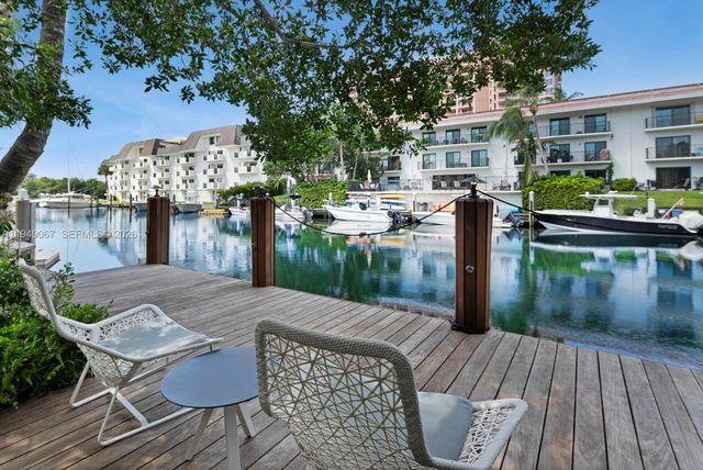 6840 Sunrise Pl, Coral Gables, FL 33133