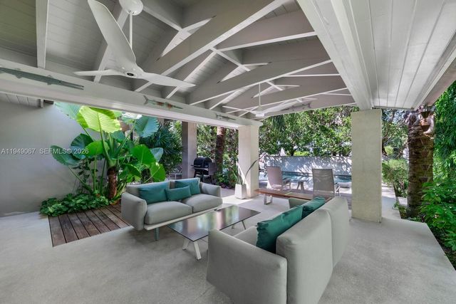 6840 Sunrise Pl, Coral Gables, FL 33133