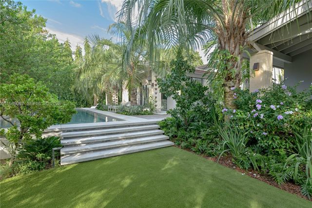 6840 Sunrise Pl, Coral Gables, FL 33133