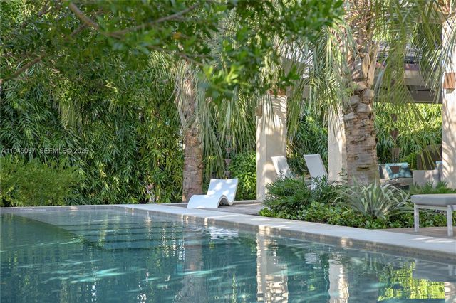 6840 Sunrise Pl, Coral Gables, FL 33133