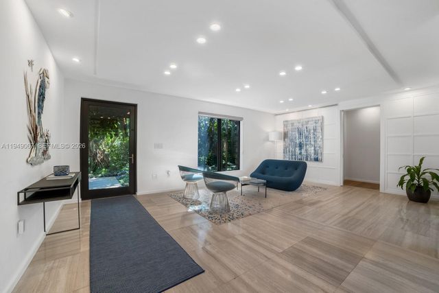 6840 Sunrise Pl, Coral Gables, FL 33133