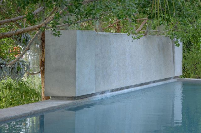 6840 Sunrise Pl, Coral Gables, FL 33133