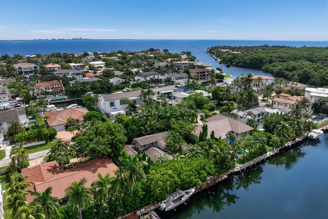 6840 Sunrise Pl, Coral Gables, FL 33133