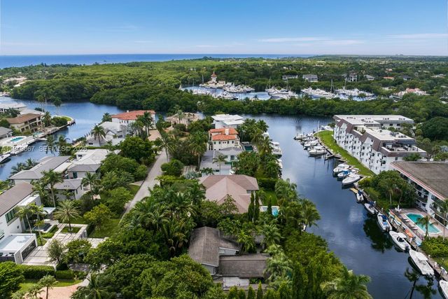 6840 Sunrise Pl, Coral Gables, FL 33133