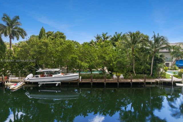 6840 Sunrise Pl, Coral Gables, FL 33133