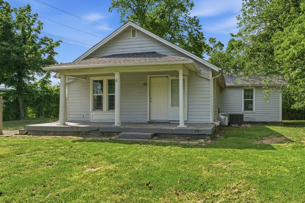 1801 Elizabeth Rd, Nashville, TN 37218