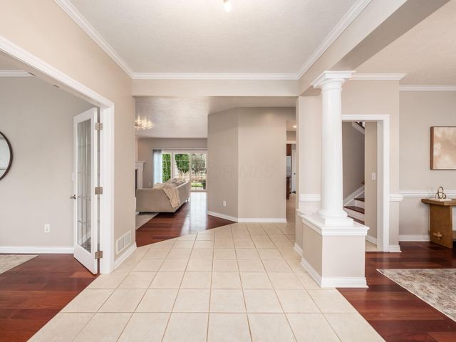 7043 Cunningham Drive, New Albany, OH 43054