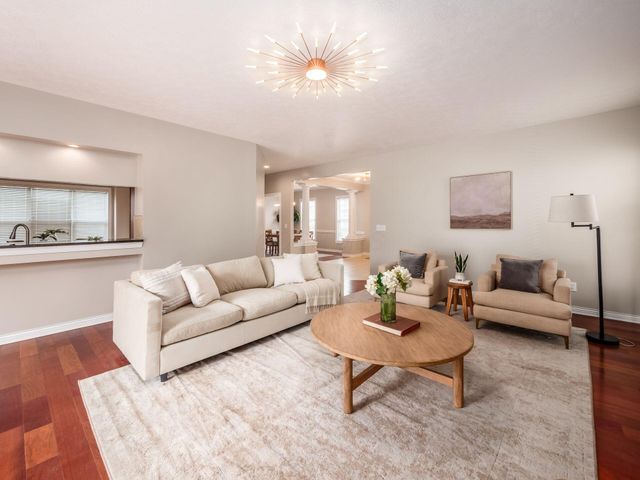 7043 Cunningham Drive, New Albany, OH 43054