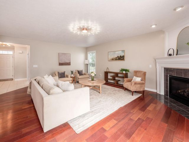 7043 Cunningham Drive, New Albany, OH 43054