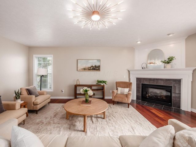 7043 Cunningham Drive, New Albany, OH 43054