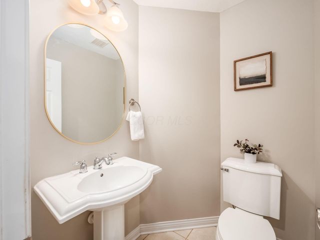 7043 Cunningham Drive, New Albany, OH 43054