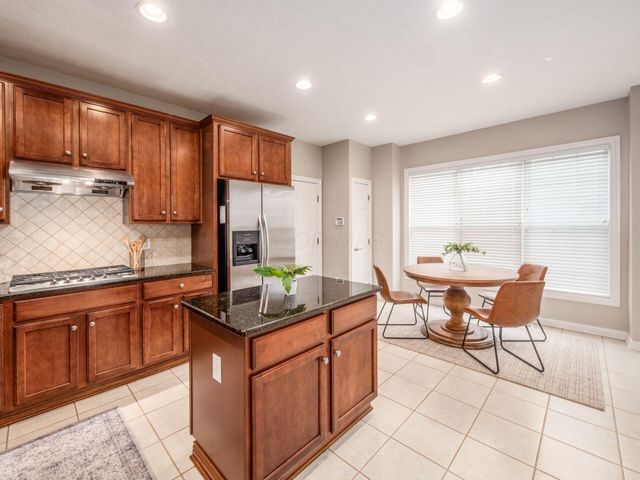 7043 Cunningham Drive, New Albany, OH 43054