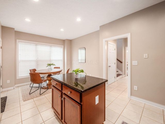 7043 Cunningham Drive, New Albany, OH 43054