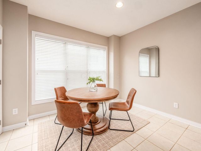 7043 Cunningham Drive, New Albany, OH 43054