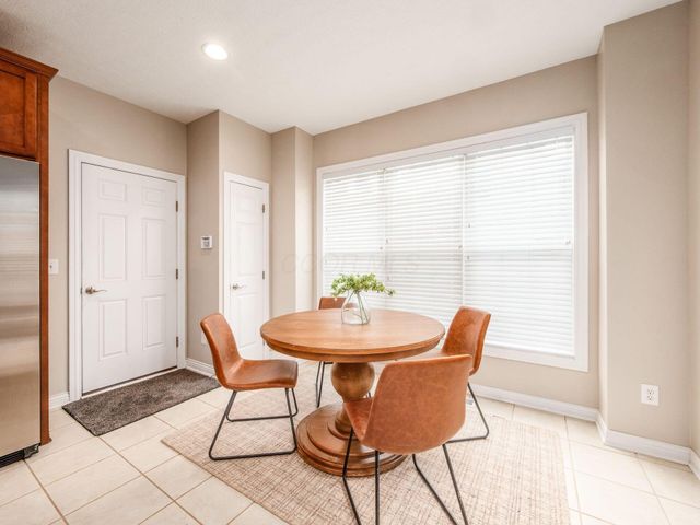 7043 Cunningham Drive, New Albany, OH 43054