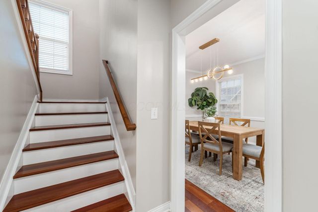 7043 Cunningham Drive, New Albany, OH 43054