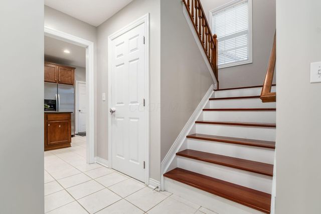 7043 Cunningham Drive, New Albany, OH 43054