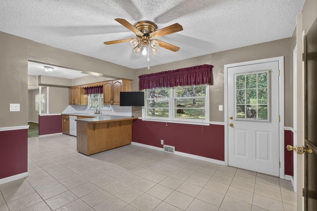 1075 W Farm Road 178, Springfield, MO 65810