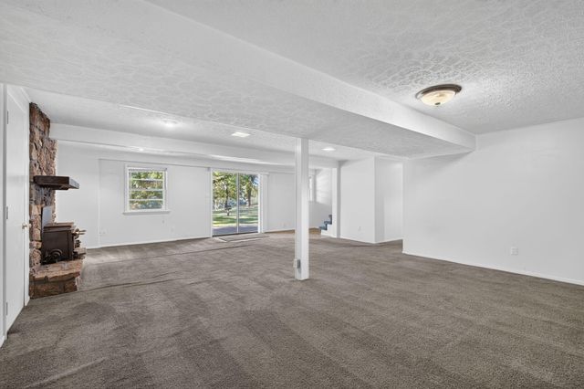1075 W Farm Road 178, Springfield, MO 65810