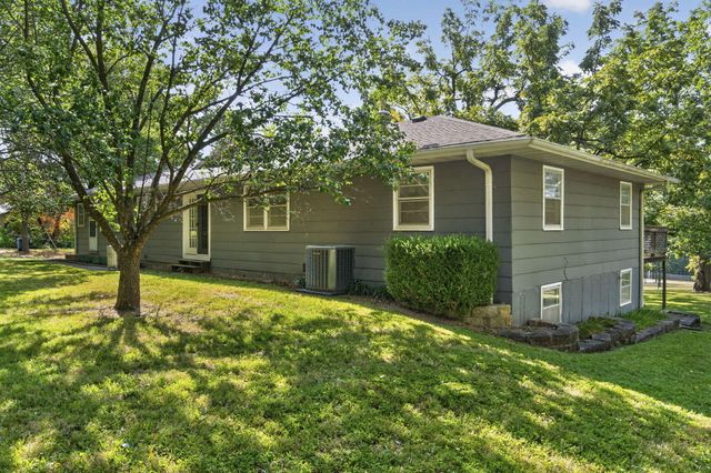 1075 W Farm Road 178, Springfield, MO 65810