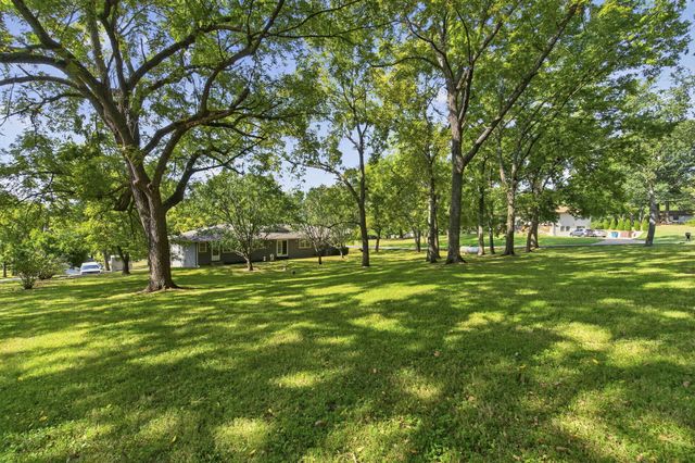 1075 W Farm Road 178, Springfield, MO 65810