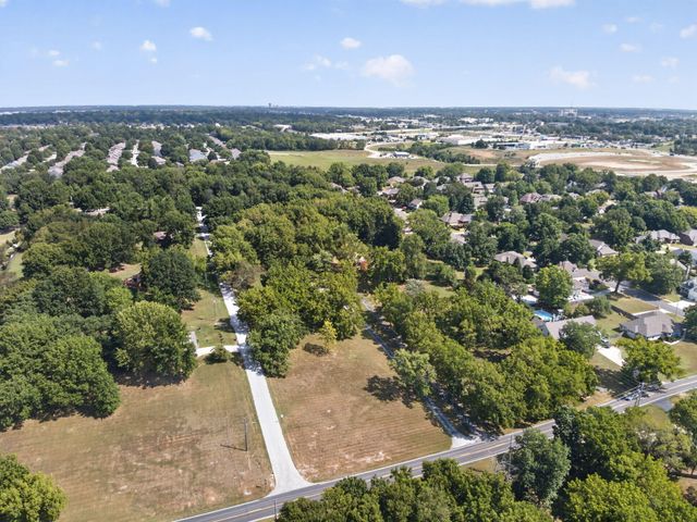1075 W Farm Road 178, Springfield, MO 65810