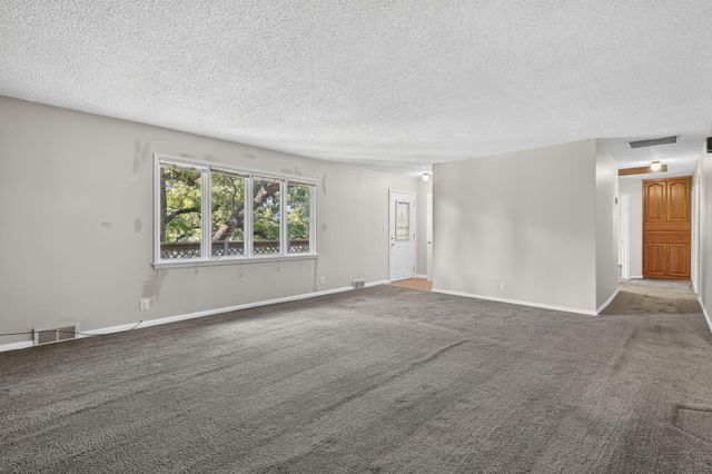1075 W Farm Road 178, Springfield, MO 65810