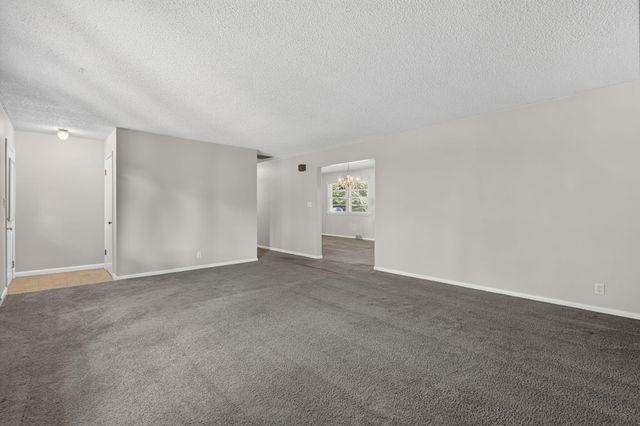 1075 W Farm Road 178, Springfield, MO 65810