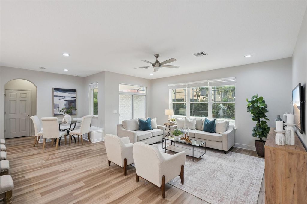 Image 4 of property listing at 6146 GOLDEN DEWDROP TRAIL, Windermere, FL 34786