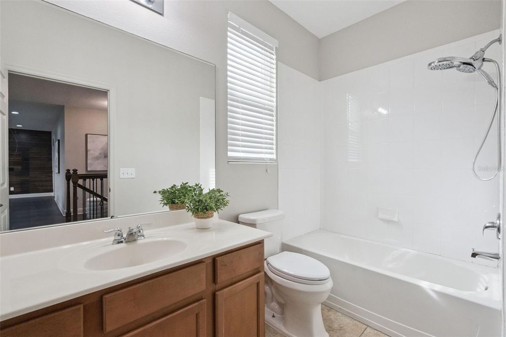 Image 37 of property listing at 6146 GOLDEN DEWDROP TRAIL, Windermere, FL 34786