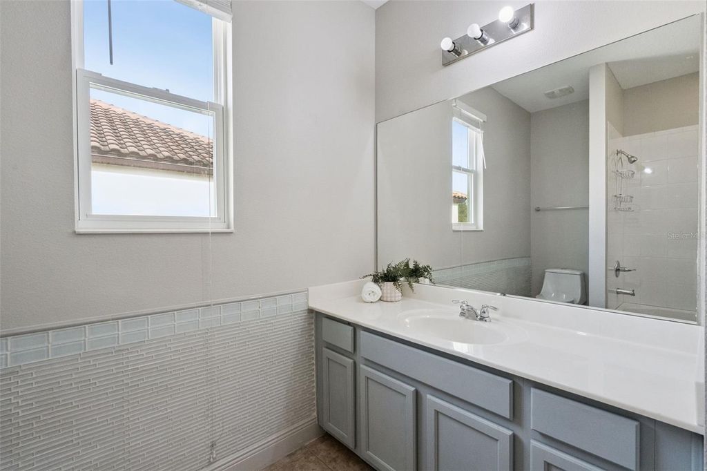 Image 38 of property listing at 6146 GOLDEN DEWDROP TRAIL, Windermere, FL 34786