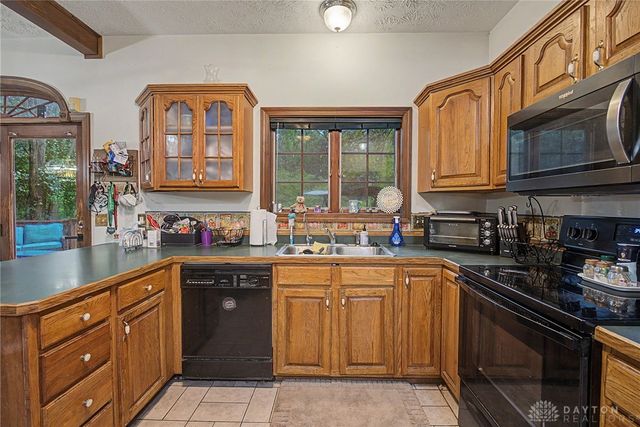 4445 Pinehill Drive, Dayton, OH 45424
