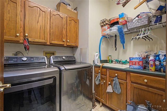 4445 Pinehill Drive, Dayton, OH 45424