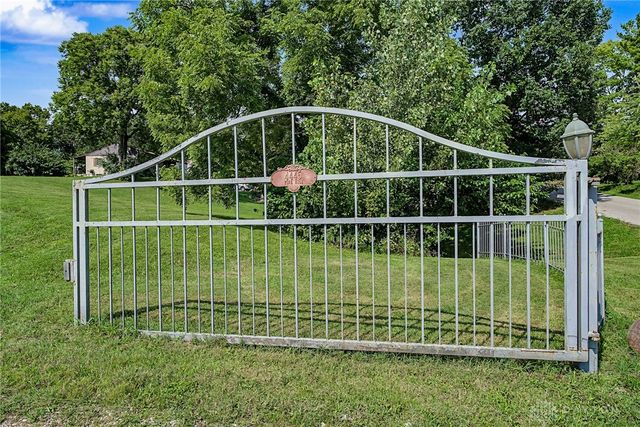 4445 Pinehill Drive, Dayton, OH 45424