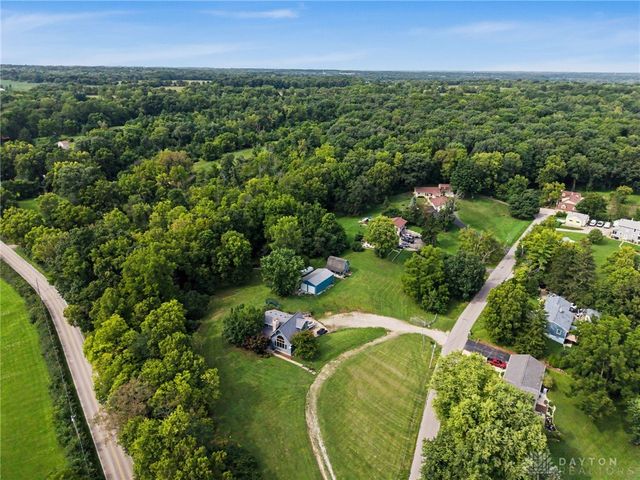 4445 Pinehill Drive, Dayton, OH 45424