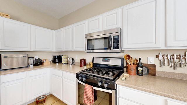 2811 Porto Street SW, Albuquerque, NM 87121