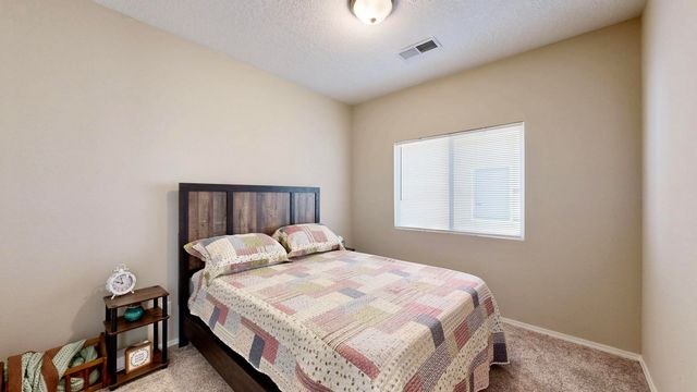 2811 Porto Street SW, Albuquerque, NM 87121