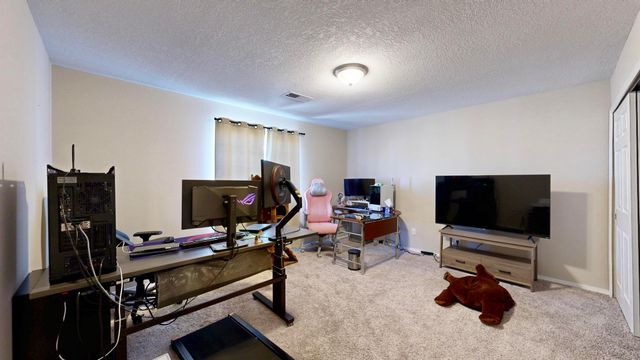 2811 Porto Street SW, Albuquerque, NM 87121