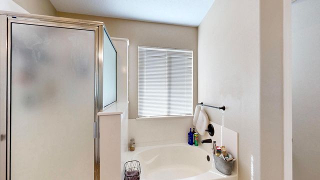 2811 Porto Street SW, Albuquerque, NM 87121