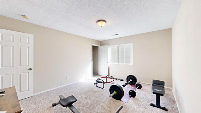 2811 Porto Street SW, Albuquerque, NM 87121