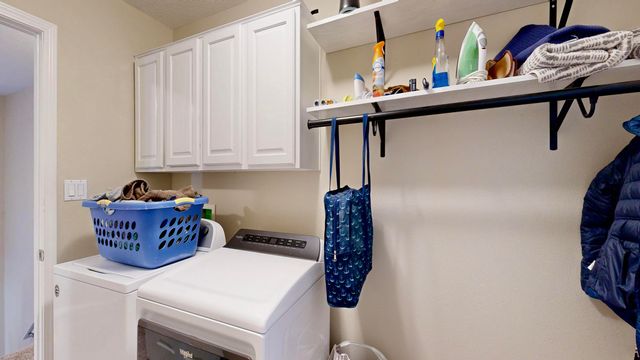 2811 Porto Street SW, Albuquerque, NM 87121