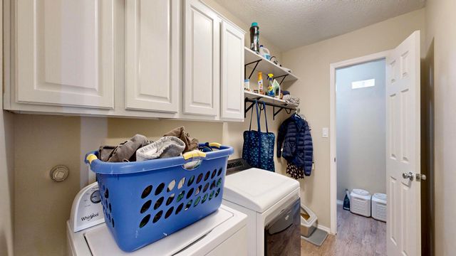 2811 Porto Street SW, Albuquerque, NM 87121