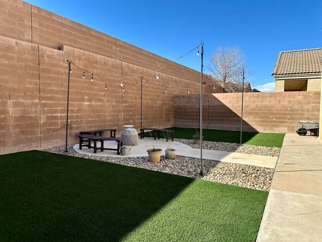 2811 Porto Street SW, Albuquerque, NM 87121