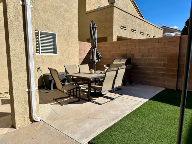 2811 Porto Street SW, Albuquerque, NM 87121