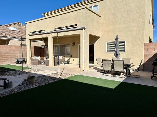 2811 Porto Street SW, Albuquerque, NM 87121