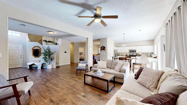 2811 Porto Street SW, Albuquerque, NM 87121